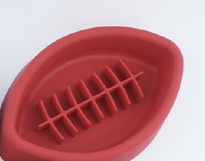 Comedero con ventosa forma Rugby (Rojo)